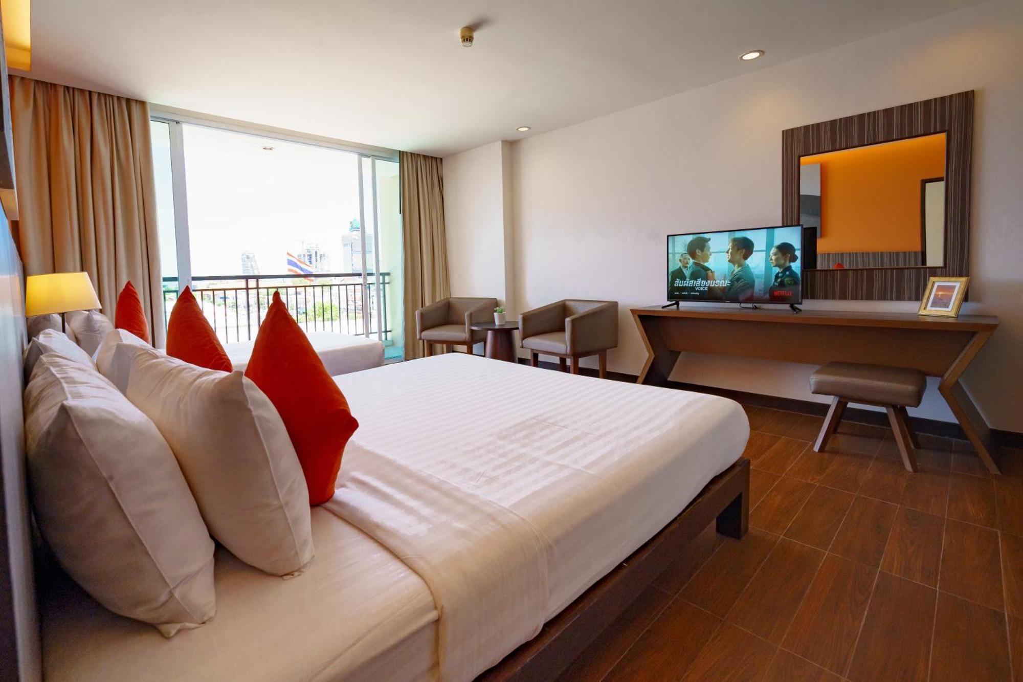 Hotel J Патая Екстериор снимка