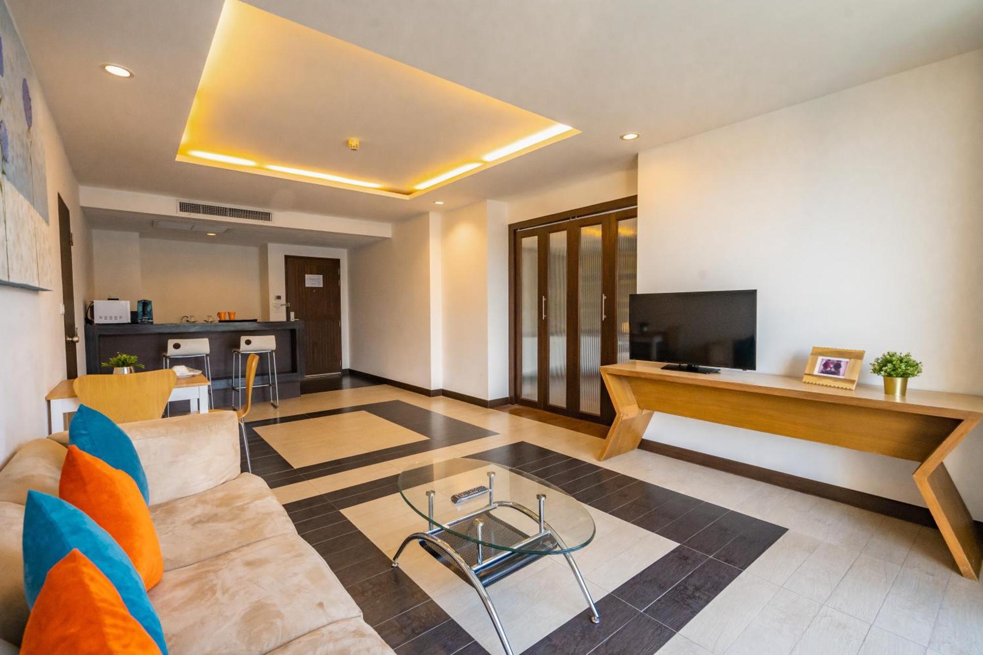 Hotel J Патая Екстериор снимка