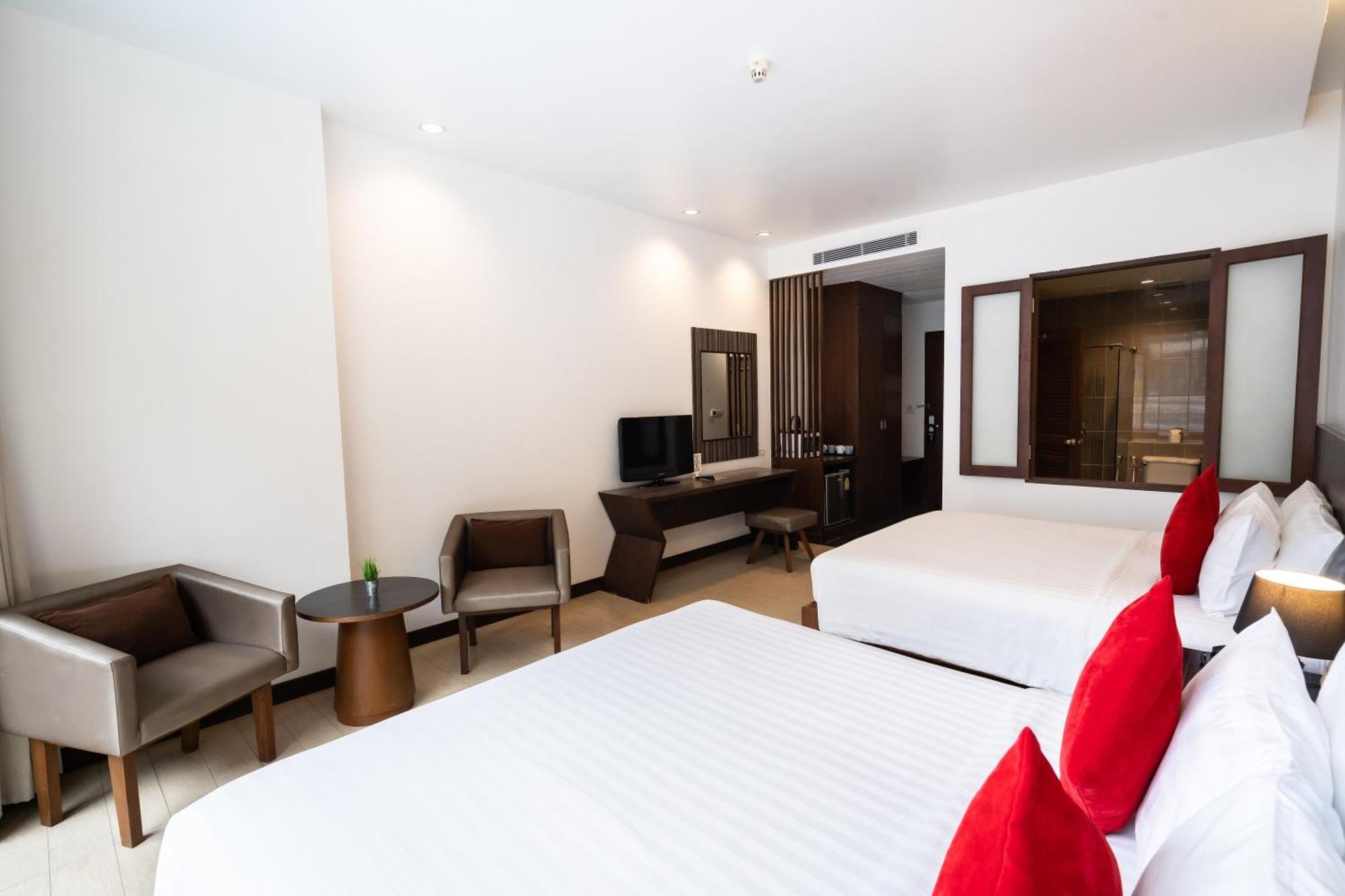 Hotel J Патая Екстериор снимка